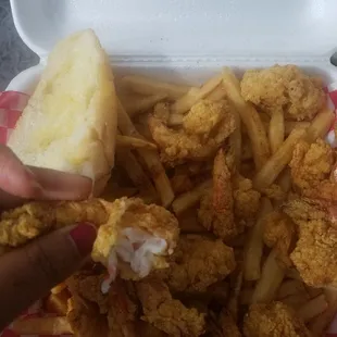 12 shrimp, fries, bread