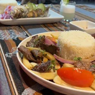 Lomo &amp; Pescadp Saltado