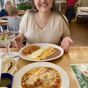Enchilada Dinner y Camaron a la Diabla