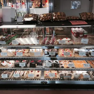 Cake pops, Oreo cake, tres leches...yum!