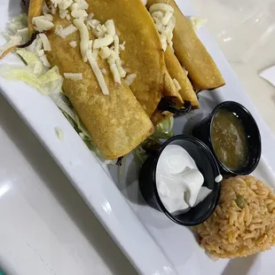 a plate of mexican food
