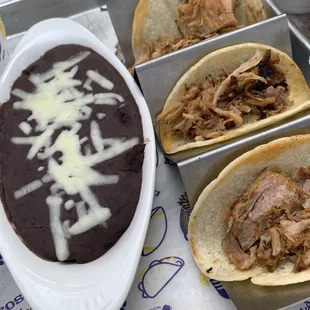 3 carnitas tacos