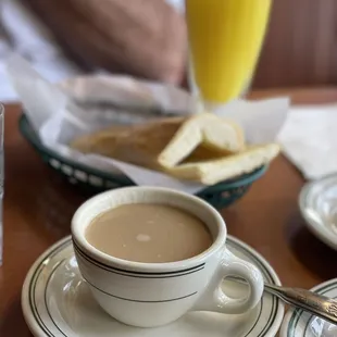 Cafe con Leche y Tostada Cubana