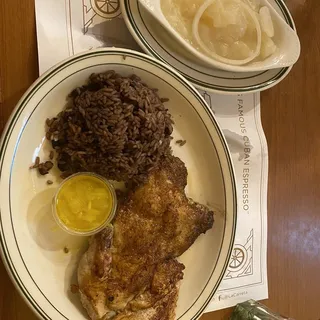 Yuca Hervida con Mojo
