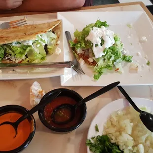 Quesadilla  de Huitlacoche and tostada de pata
