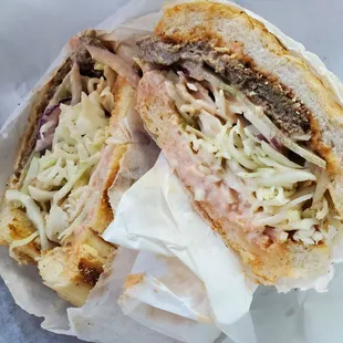 Carne de Chimi  soft roll well seasoned meat the cabbage and special mayonnaise was a perfect match.