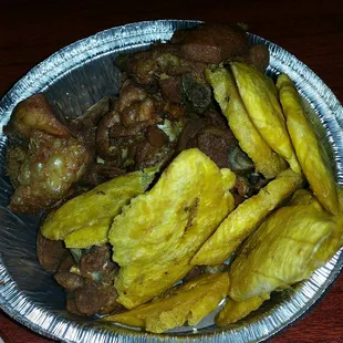 chicken wings and fried chicken, food