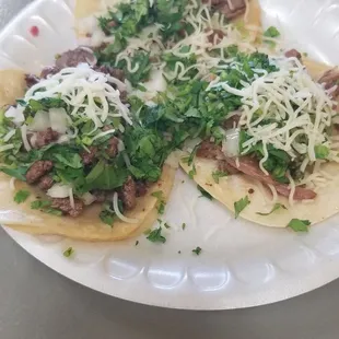 2 carnitas 1 carne asada..