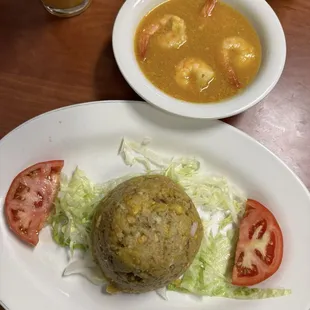Mofongo de Camarones al ajillo  (Shrimp in garlic)