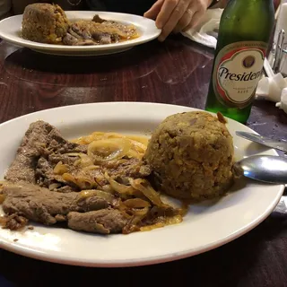 Bistec Encebollado