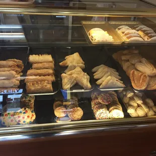 Really great pastries and empanadas. Good breakfast sandwiches too!!