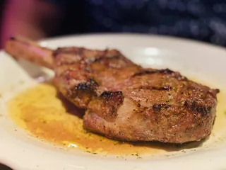 Iavarone's Steakhouse & Italian Grill