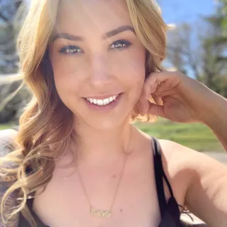 Rachelle B.