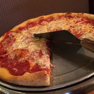 Small pepperoni pizza