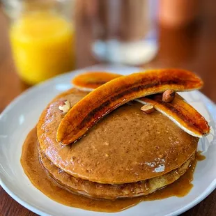 Banana Praline Pancakes