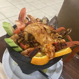Molcajete de Mariscos Caliente