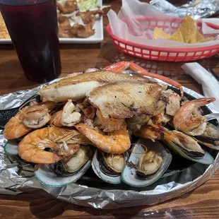 oysters and mussels, shellfish, oysters, mussels, food