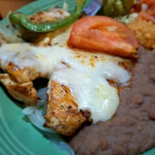 Tampiquena with chicken . (also comes with 3 tortillas not pictured here)