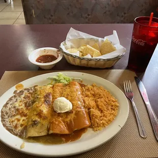 a plate of mexican food