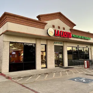 the outside of a restaurant