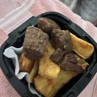 Yuca con Chicharron
