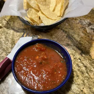 Chips &amp; salsa