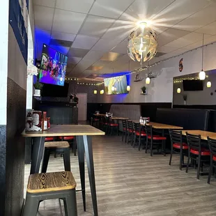 sushi and sashimi, interior