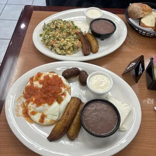 Desayuno Ranchero y de Huevo con Loroco!