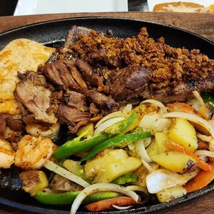 Parrillada was excellent, enough for 2-3 people..waitress was the best , she was very helpful when ordering