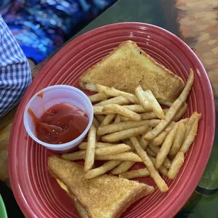 Kid&apos;s Grilled Cheese