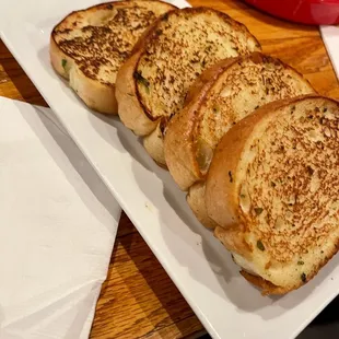 Garlic Bread that comes with pasta