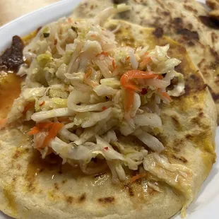 Pupusa de Queso con Loroco And Pupusas de Revueltas