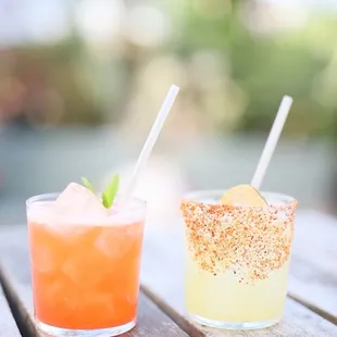 The bar makes such pretty drinks | www.moniquedao.com