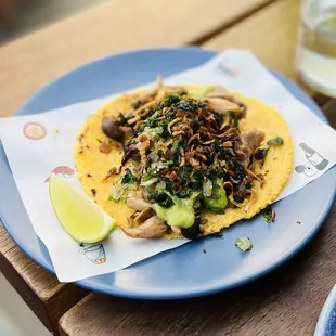 Tacos de hongos (mushrooms)