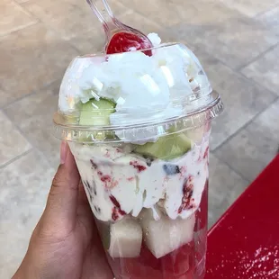 Gansito ice cream with fruits and whipped cream