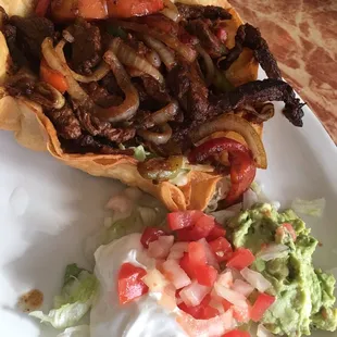 Steak fajita salad