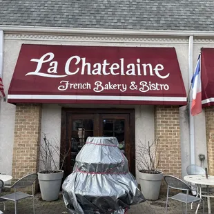 La Chatelaine patio (Worthington)