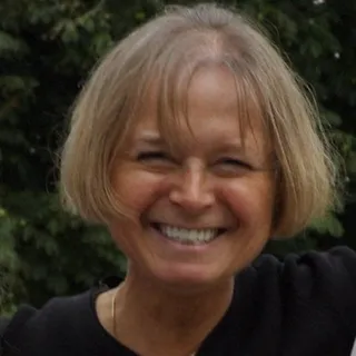 Julia V.