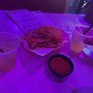 Chips salsa margaritas