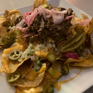 3P. BIRRIA NACHOS