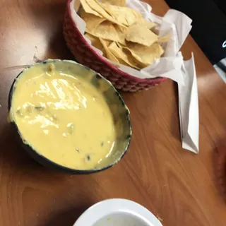 Queso and Chips