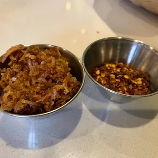 Crispy garlic with chili peppers and chili pepper flakes