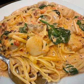 Shrimp & Scallop Alla Pink
