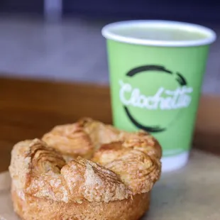 Kouign Amann and Matcha Latte Food IG: @nomswithsabs