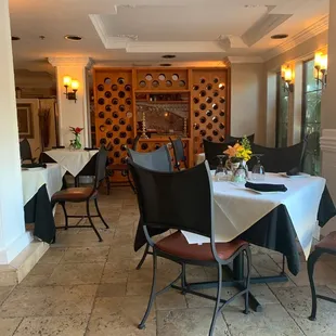 Opens at 5pm. Make sure to make a reservation during the busy tourist days