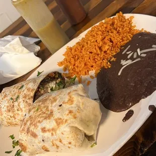 a plate of mexican food