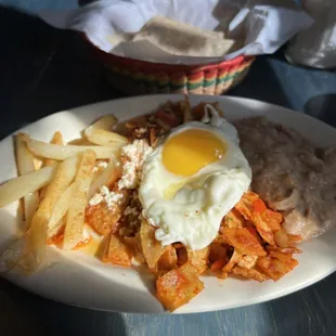 Chilaquiles con egg