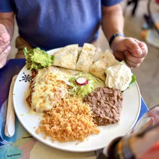 combination plate with chile relleno &amp; quesadilla