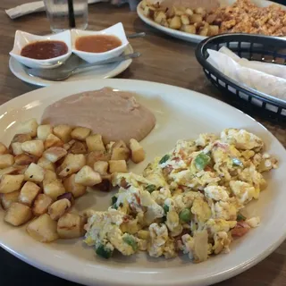 Huevos a La Mexicana Plate