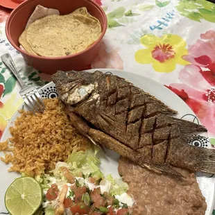 Pescado Frito Entero